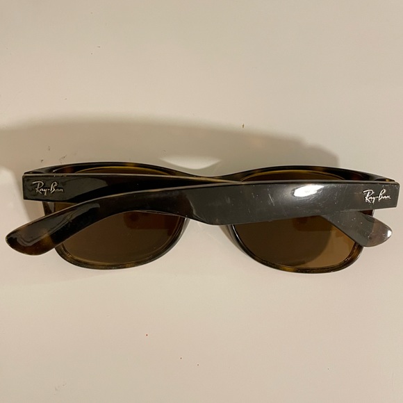 Tortoise Ray-Ban New Wayfarer - Picture 4 of 5